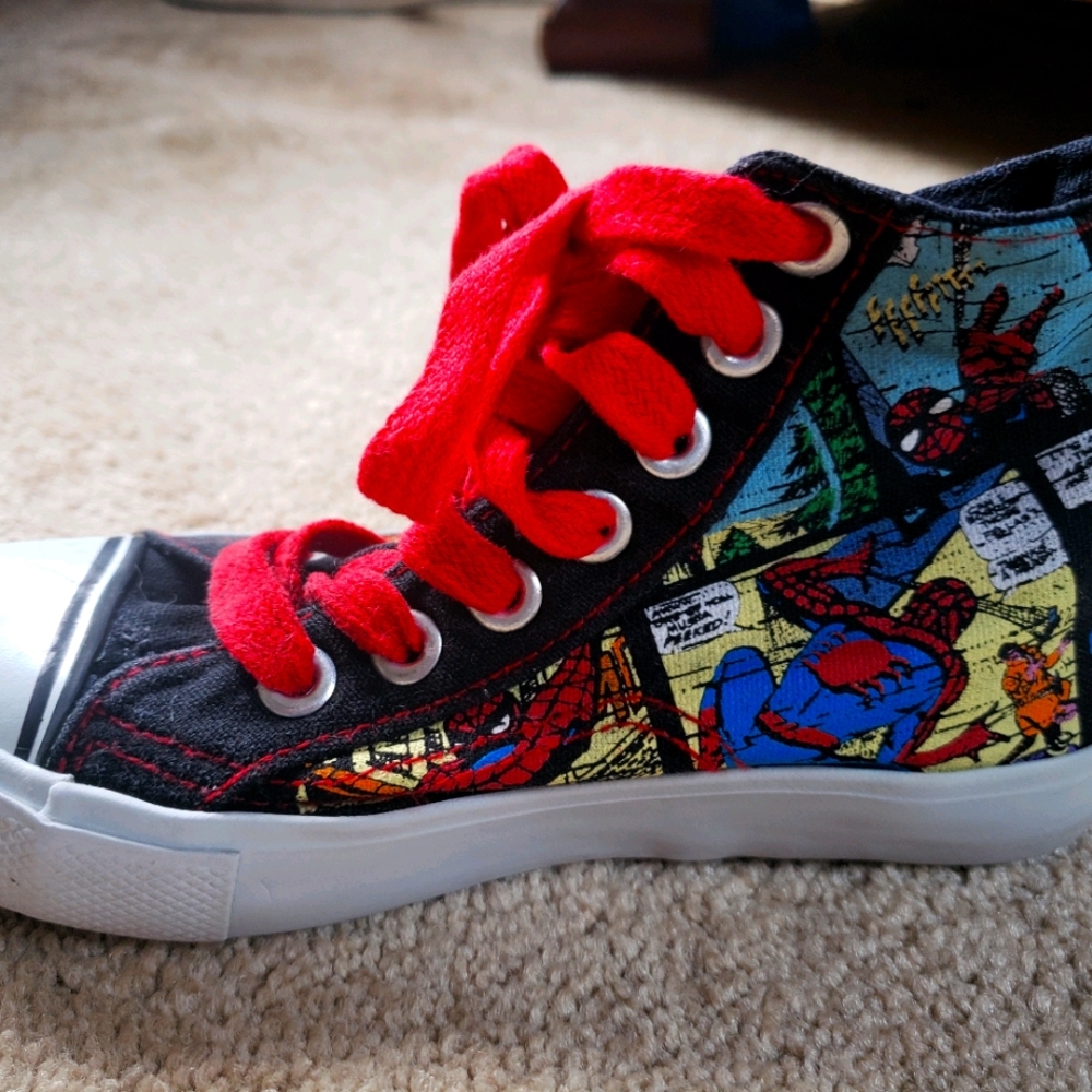 Marvel Spiderman high top boys 10.5 shoes 10 1/2